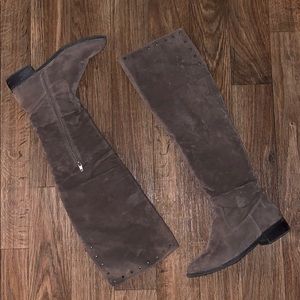 Pretty high knee boots